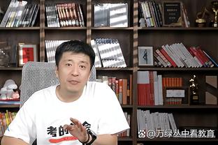 ?“热火詹姆斯”试图在大学比赛登场 被劝走了